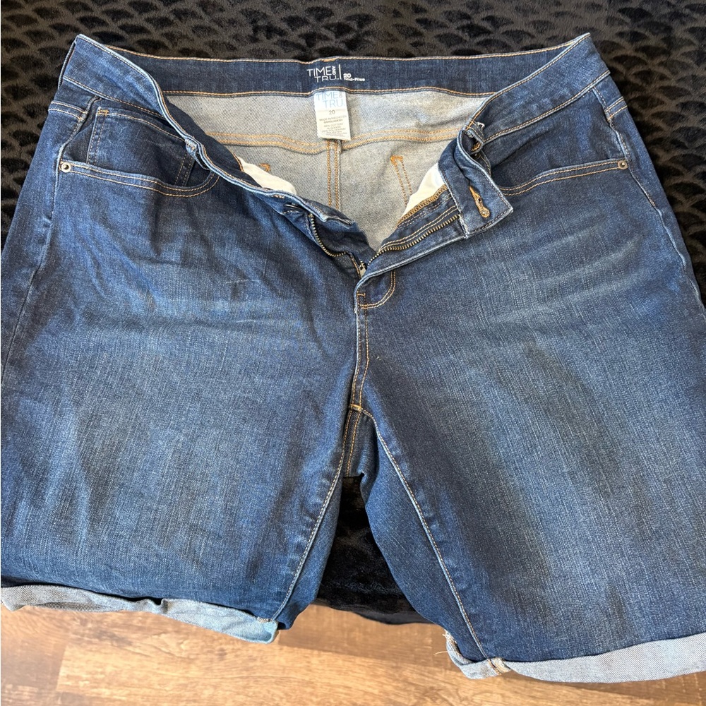 NWOT Mid-rise Time and Tru Light Blue Denim Shorts